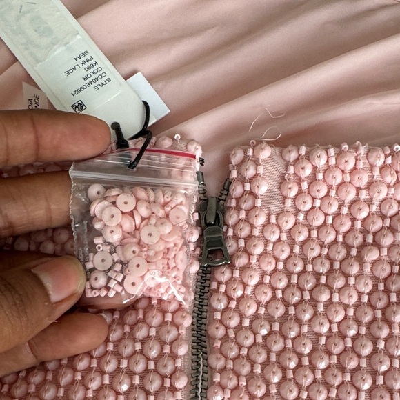 NWT ALICE + OLIVIA Leila strapless embellished soft pink mini dress size 6 - Picture 11 of 12
